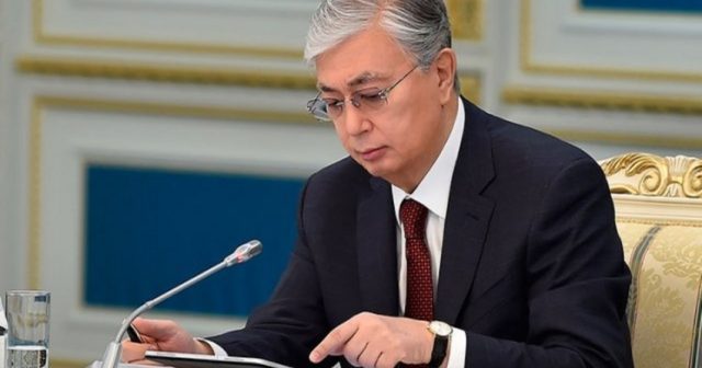 Qazaxıstan Prezidenti vəzifəsinin icrasına başlayıb