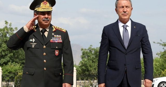 Azərbaycanın müdafiə naziri türkiyəli həmkarına başsağlığı verib