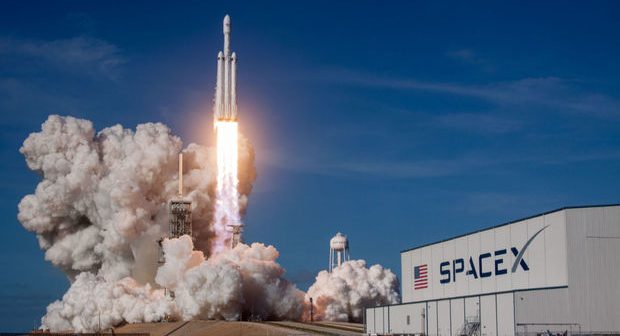 ABŞ gizli peykini dünyanın ən güclü raketi ilə kosmosa göndərdi – FOTO