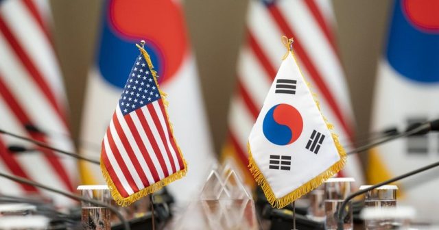 KİV: “Cənubi Koreya ilk dəfə Ukrayna üçün ABŞ-a artilleriya mərmiləri satacaq”