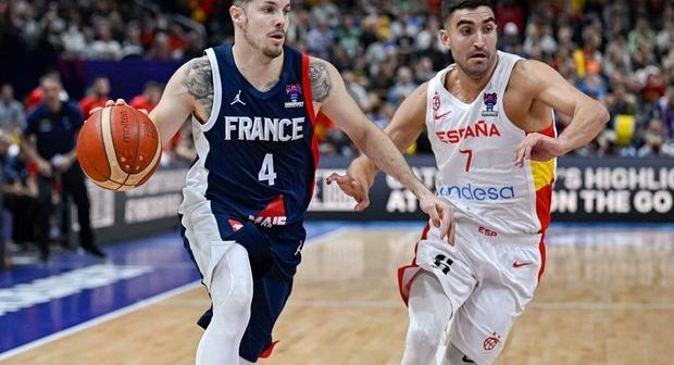 Fransalı basketbolçu Rusiya klubuna keçdiyi üçün yığmadan qovuldu