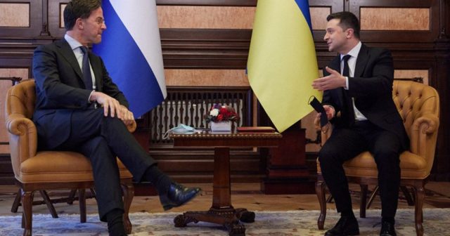 Niderlandın baş naziri Zelenskiyə qışda Ukraynaya kömək edəcəyinə söz verib