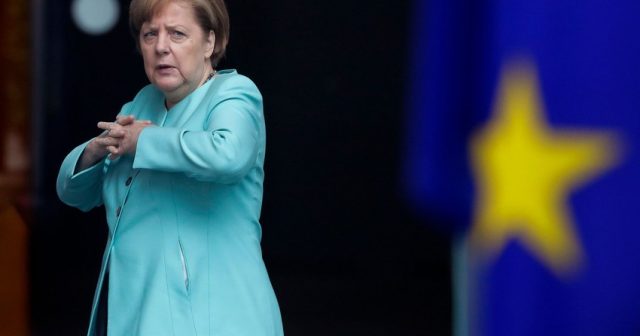Spiegel: Almaniya hökuməti Merkeli pula qənaət etməyə çağırıb