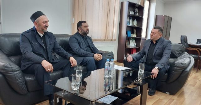 Marneulidə məscidlərin inşası ilə bağlı problemlər həll olunacağ