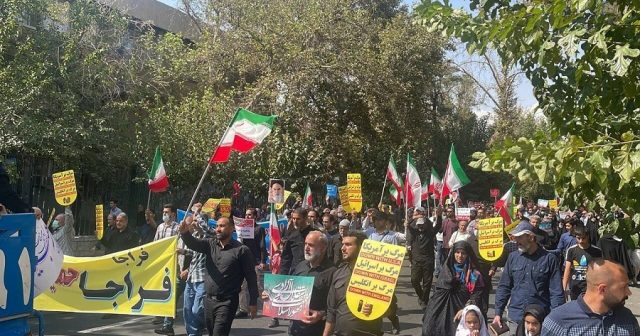 İranda səngiməyən etirazlar: “Böyük güclər İranın parçalanması fonunda…”