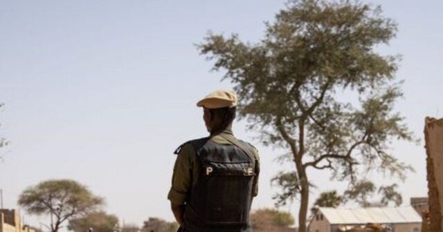 Burkina-Fasoda mikroavtobus minaya düşüb, azı 10 nəfər ölüb