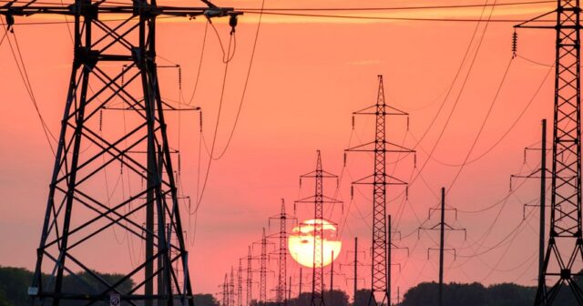 Moldova Rumıniyadan elektrik enerjisinin alınmasına dair müqavilə imzalayıb
