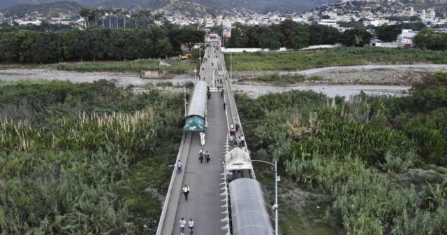 Venesuela ilə Kolumbiya arasında sərhədin açılacağı vaxt məlum olub