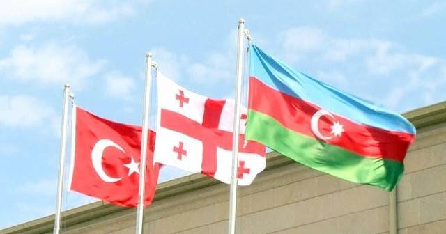 Sabah Türkiyə-Gürcüstan-Azərbaycan müdafiə nazirləri görüşəcək