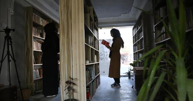 “Taliban”ın qızların təhsilini dayandırmasına SƏRT REAKSİYA