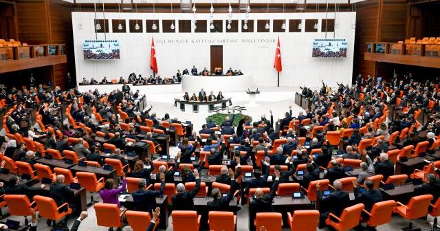 Türkiyə parlamentində uşaq zorakılığının qarşısının alınması üçün komissiya yaradılır