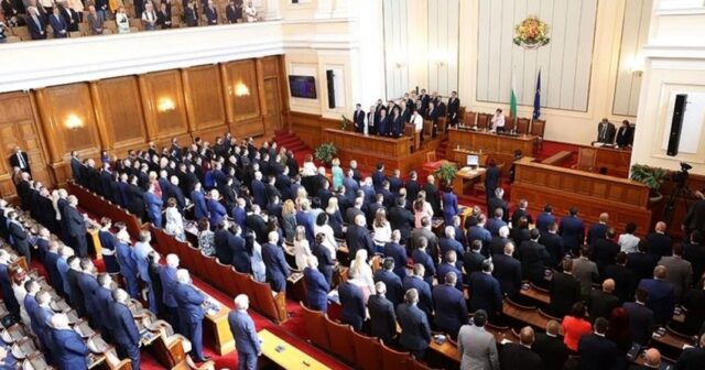 Bolqarıstan Prezidenti parlamenti buraxacaq