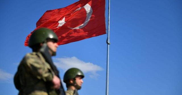 Türkiyədə biri PKK üzvü olmaqla 5 nəfər Yunanıstana qaçmağa cəhd edərkən yaxalanıb
