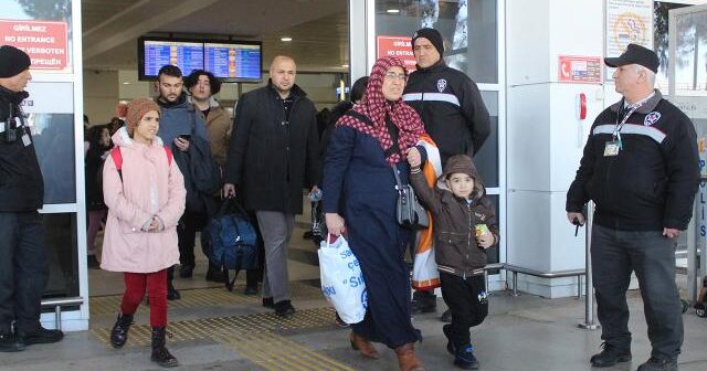 Türkiyədə zəlzələ bölgəsindən 100 min nəfər otellərə yerləşdirilib