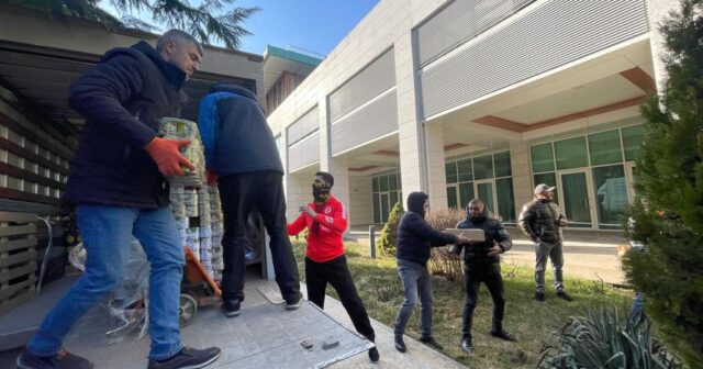 Moldovada yaşayan azərbaycanlılar zəlzələdən zərərçəkənlərə yardımı göndərib