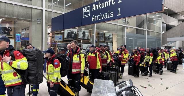 Almaniyadan Türkiyəyə gələn xilasedicilər missiyalarını başa vurub