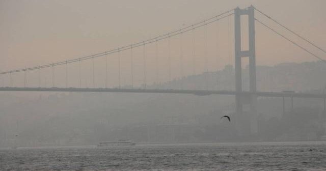 İstanbul boğazında gəmilərin hərəkəti dayandırılıb