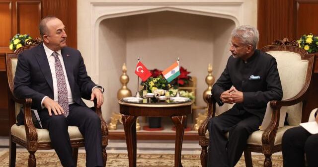 Çavuşoğlu hindistanlı həmkarı ilə görüşüb