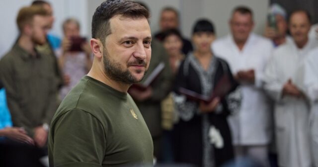 Zelenski: “Türkiyədə çalışan xilasedicilərimizdən çox yaxşı xəbər var”