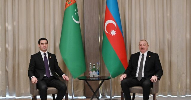 Azərbaycan Prezidenti türkmənistanlı həmkarı ilə görüşüb