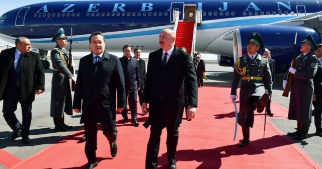 Prezident İlham Əliyev Qazaxıstana rəsmi səfərə gedib