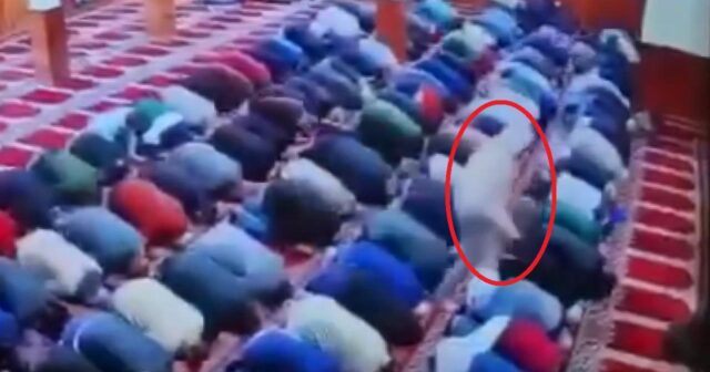 SON DƏQİQƏ: Axund namaz qılarkən bıçaqlandı