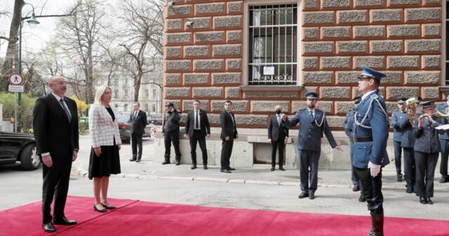 Sarayevoda Azərbaycan Prezidenti İlham Əliyevin rəsmi qarşılanma mərasimi olub