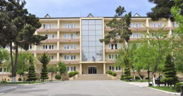 İlham Əliyev və Mehriban Əliyeva Salyanda Doğum Evində və Uşaq Poliklinikasında yaradılan şəraitlə tanış olub