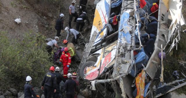 Peruda sərnişin avtobusu aşıb: 10 nəfər ölüb, 25 nəfər yaralanıb