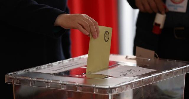 Xaricdə yaşayan Türkiyə vətəndaşlarından rekord fəallıq: 1 milyon 488 min səs verilib