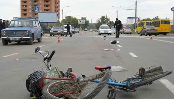 Biləsuvarda velosipedçini avtomobil vurub