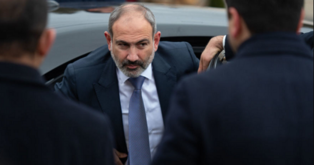 Nikol Paşinyan üçtərəfli görüşdə iştirak üçün Brüsselə yola düşüb