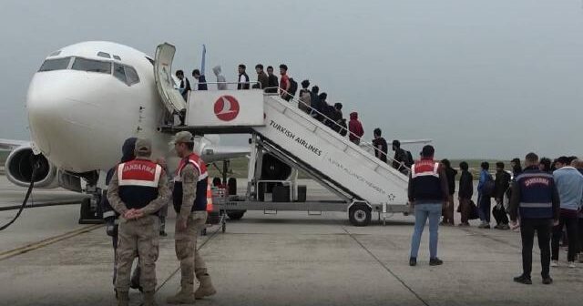 40 minə yaxın qanunsuz miqrant Türkiyədən deportasiya edildi
