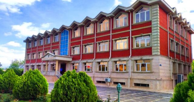 Naxçıvan Səhiyyə Nazirliyində daha bir vəzifəli şəxs vəzifədən azad olundu