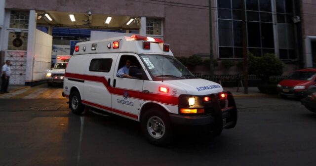 Meksikada yük maşını ilə mikroavtobusun toqquşması nəticəsində 26 nəfər ölüb