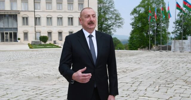 Dövlət başçısı: “Heydər Əliyev bütün dövrlərdə doğma xalqına sədaqətlə xidmət etmişdir”