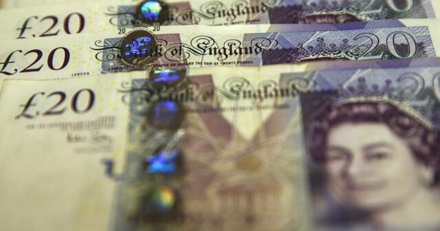 Böyük Britaniyanın büdcə kəsiri apreldə 25,6 milyard funt-sterlinqə yüksəlib
