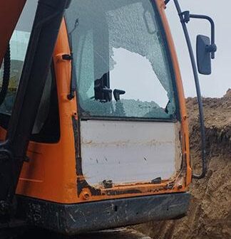 Ermənistan silahlı bölmələri Laçında ekskavatoru atəşə tutub