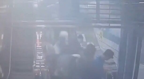 Eskalator alt-üst olub, 14 nəfər ağır yaralanıb