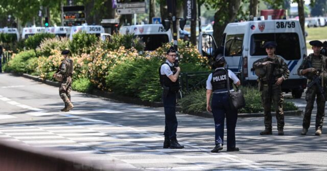 Fransada bıçaqlı hücumu törədən şəxs psixiatriya xəstəxanasına köçürülüb