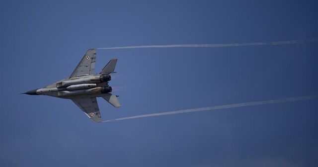 Çin və Rusiya bombardmançı təyyarələri Yaponiyaya yaxın sularda birgə uçur