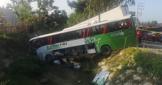 Türkiyədə avtobus yük maşını ilə toqquşub: ölən və xeyli yaralı var