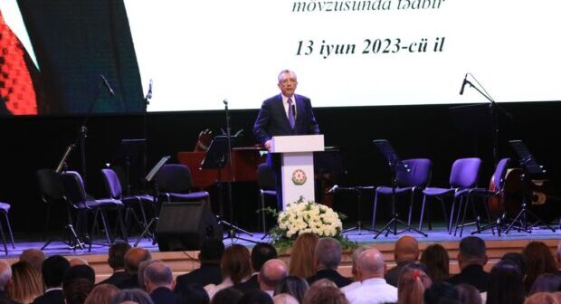 Nizami rayonunda “Heydər Əliyev İli” çərçivəsində 15 İyun – Milli Qurtuluş Günü münasibətilə konfrans keçirilib