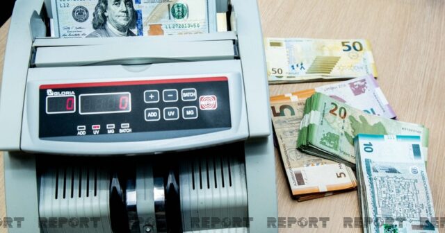 Azərbaycandakı valyuta hərraclarındakı satış 43% azalıb