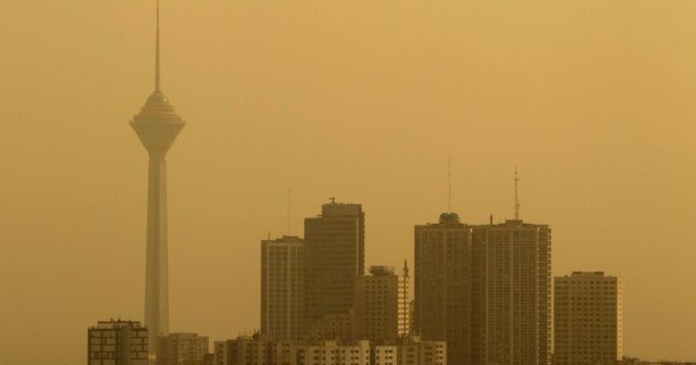 İranda 764 nəfər toz fırtınası səbəbindən xəstəxanaya yerləşdirilib