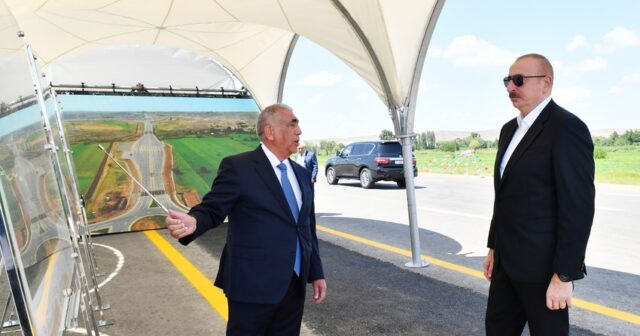 Prezident Əhmədbəyli-Füzuli-Şuşa avtomobil yolunun 27 kilometrlik hissəsinin tikintisi ilə tanış olub