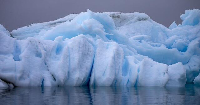 Argentina ölçüsündə dəniz buzları Antarktidada əriyir