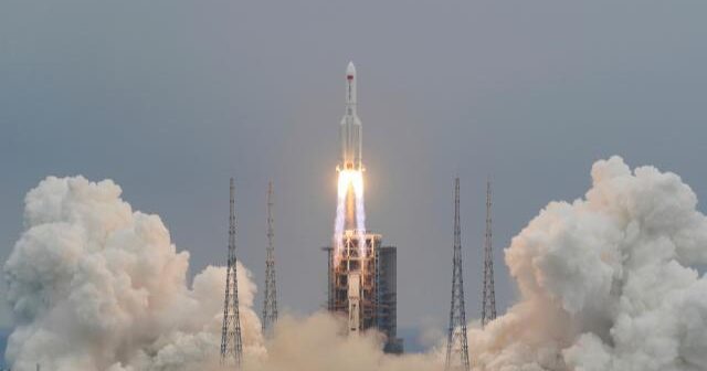 Çin dünyanın metanla işləyən ilk raketini kosmosa uğurla buraxıb