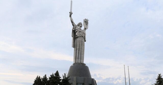 Ukraynadakı simvolik abidənin adı dəyişdirilib