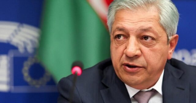 Prezident deputatı təltif edib